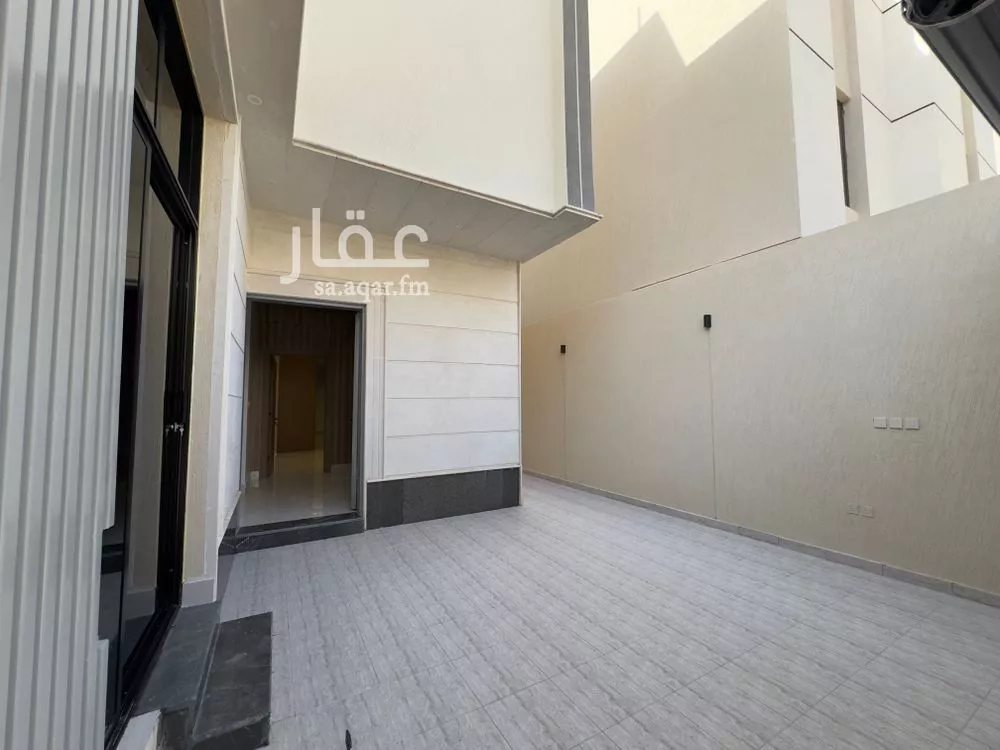 8 bedroom floor in Al Janadriyah 2