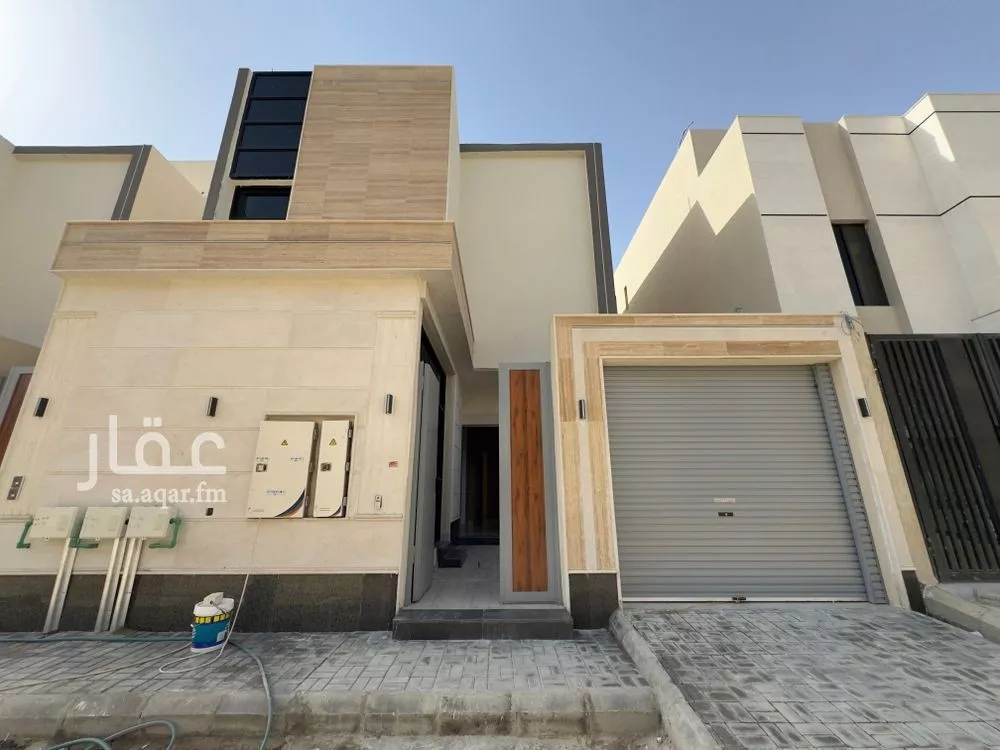 8 bedroom floor in Al Janadriyah 4