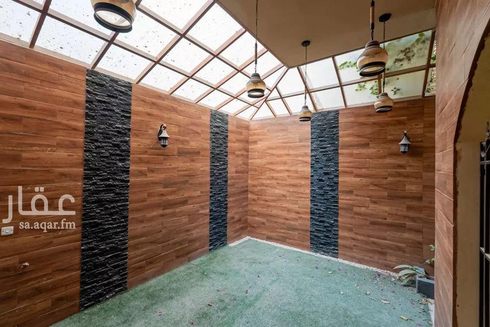 فيلا 8 غرف في العارض 5