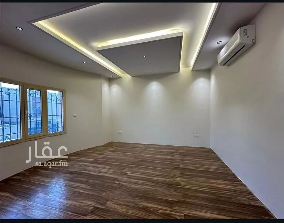 فيلا 8 غرف في العارض 2