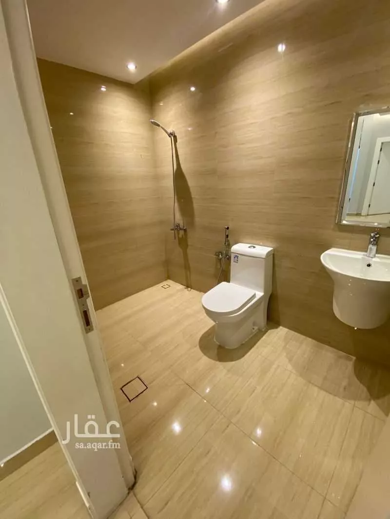 4 bedroom apartment in Al Qairawan, Riyadh 18