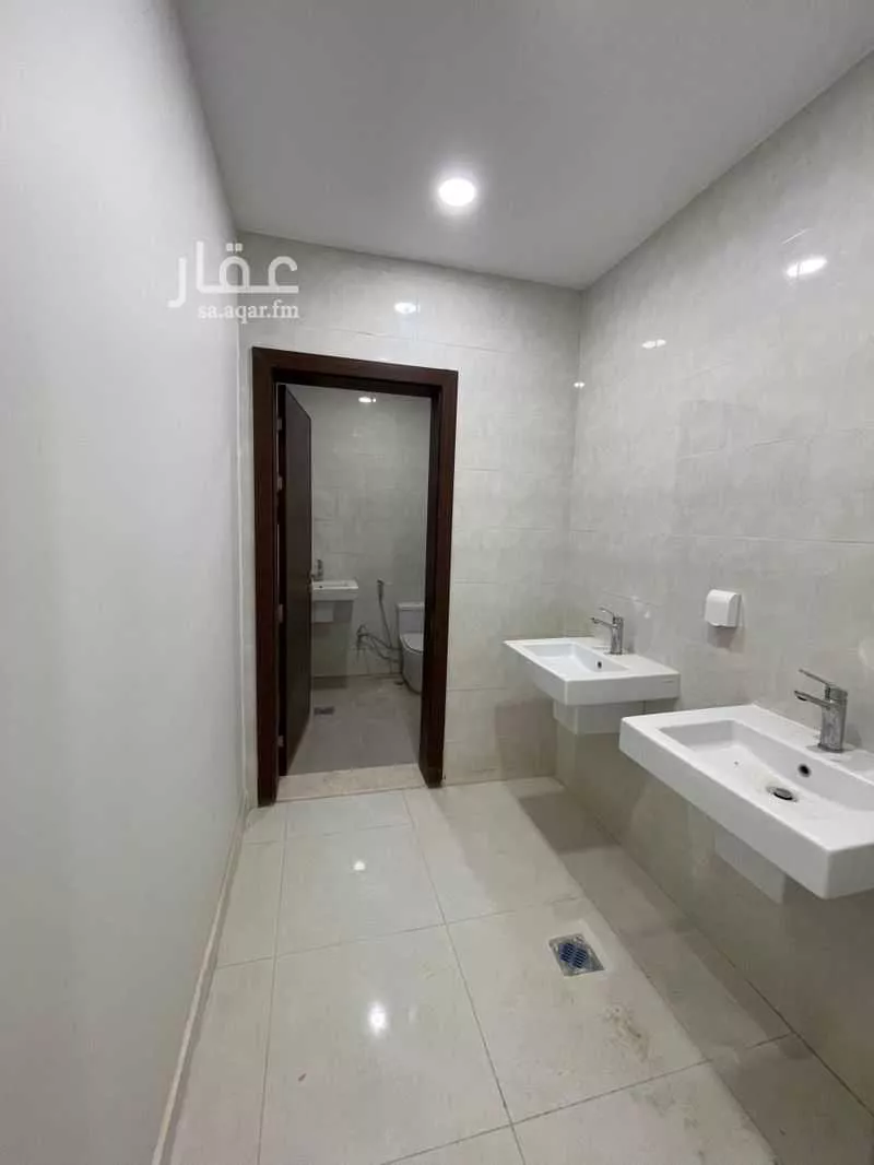 7 bedroom villa in Al Janadriyah, Riyadh 9