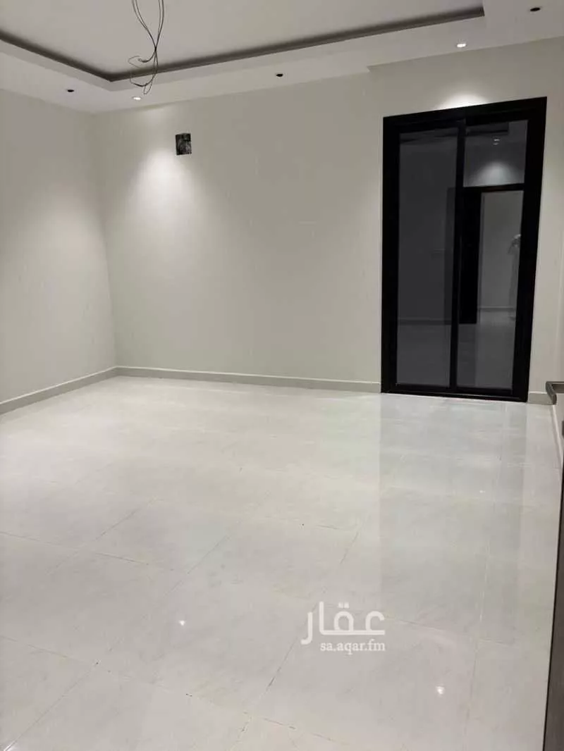 فيلا 4 غرف في الجنادرية 3