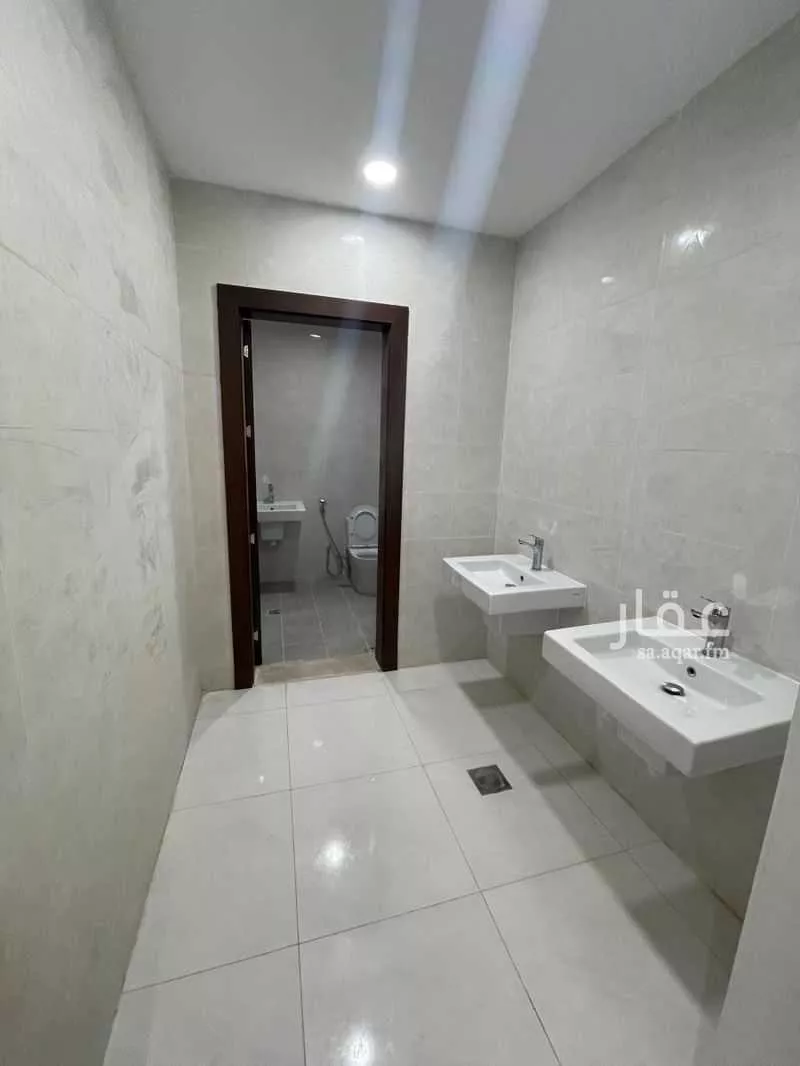 7 bedroom villa in Al Janadriyah, Riyadh 9