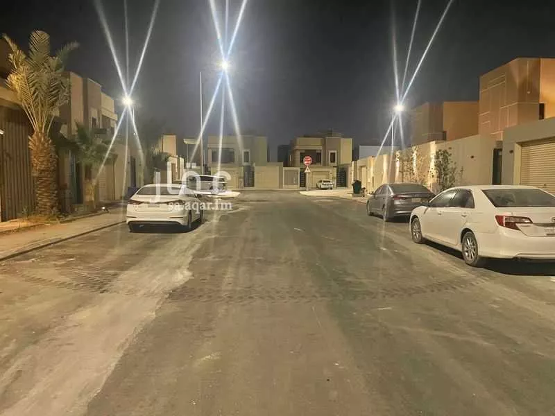 فيلا 5 غرف في الجنادرية 3