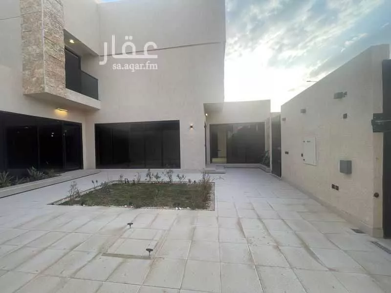 فيلا 5 غرف في الجنادرية 3