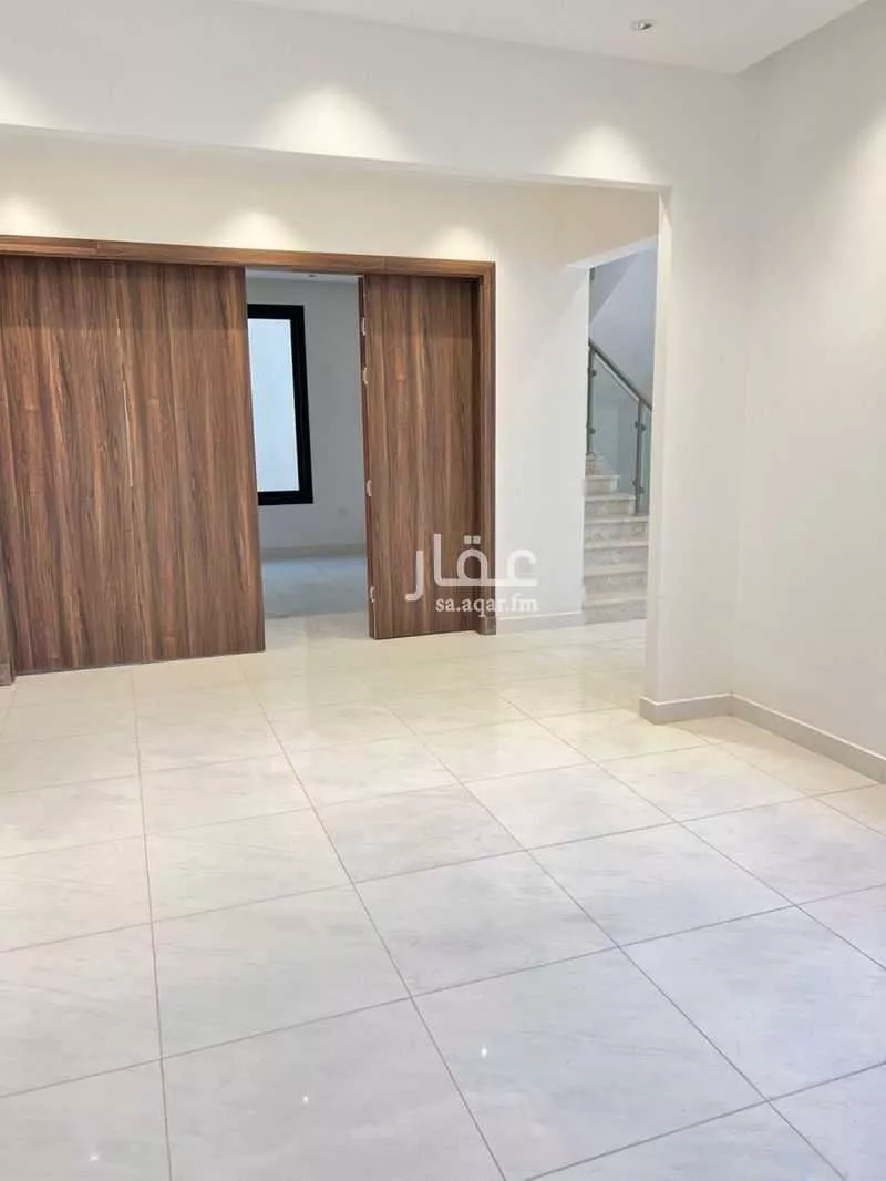 5 bedroom villa in Al Janadriyah 5