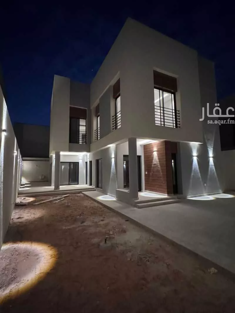 فيلا 4 غرف في الجنادرية 3