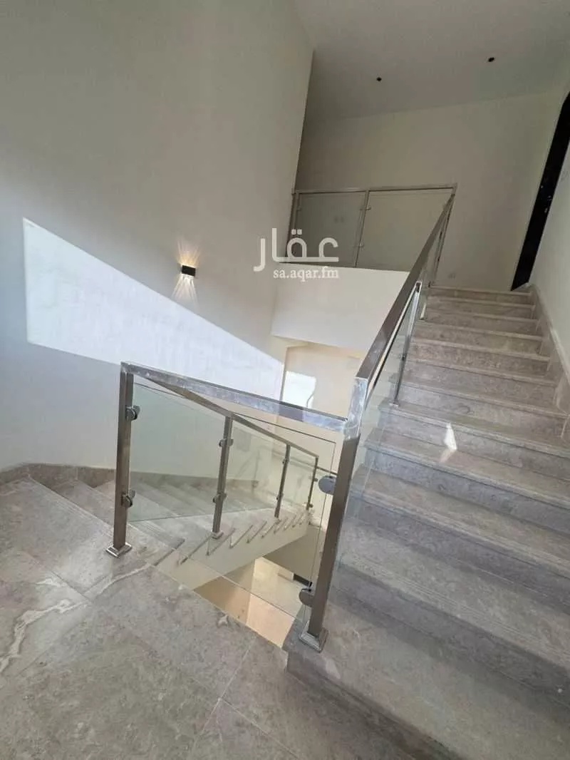 فيلا 4 غرف في الجنادرية 5