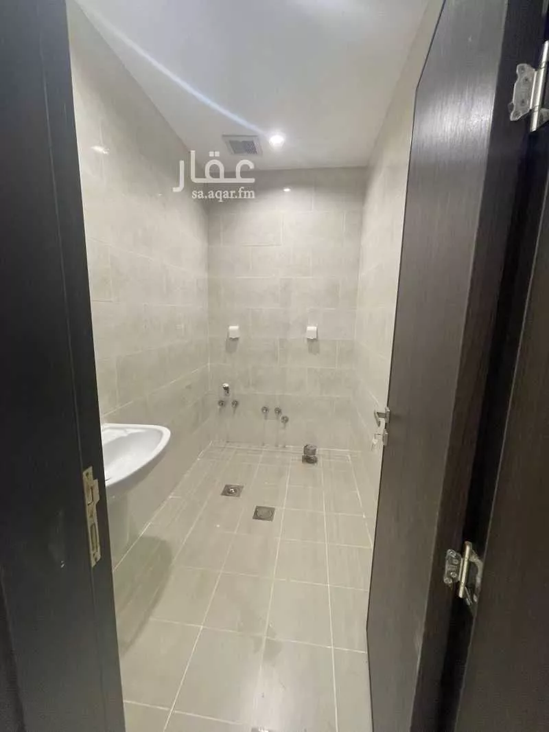 4 bedroom villa in Al Janadriyah, Riyadh 18