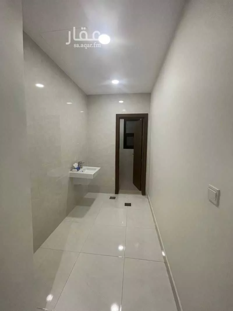 فيلا 4 غرف في الجنادرية 5