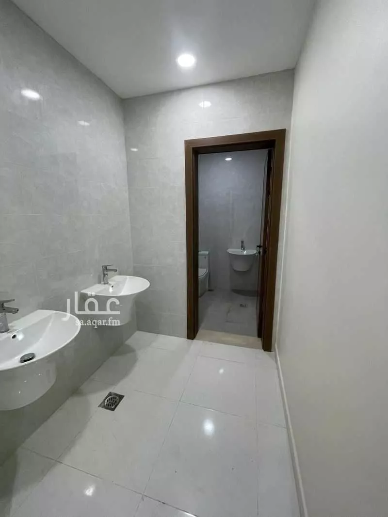 4 bedroom villa in Al Janadriyah, Riyadh 9