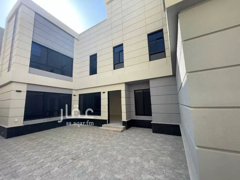 7 bedroom villa in Al Janadriyah, Riyadh 4