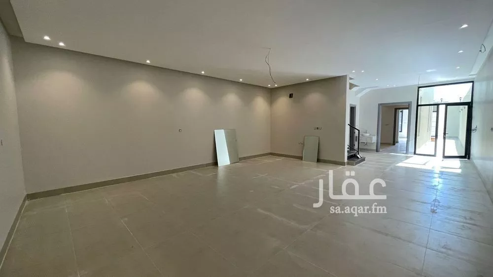 فيلا 6 غرف في الامواج 2