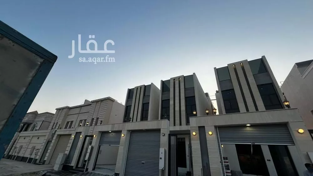 فيلا 5 غرف في ضاحية الملك فهد 2