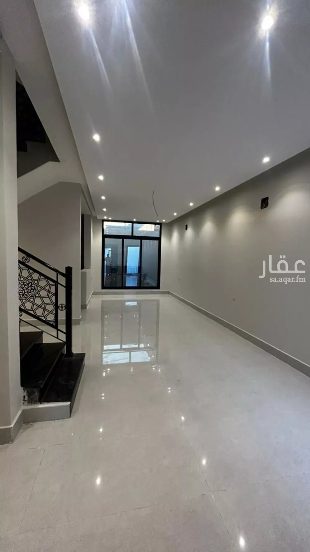 فيلا 5 غرف في ضاحية الملك فهد 3