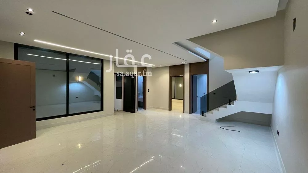 فيلا 6 غرف في ضاحية الملك فهد 1