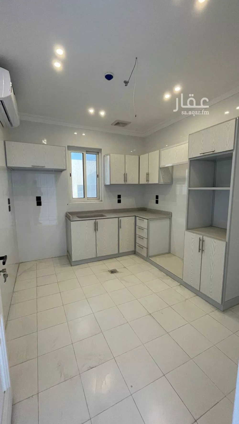 4 bedroom apartment in Al Hamra, Eastern Province 8