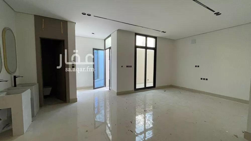 5 bedroom villa in Ash Sharq, Eastern Province 9