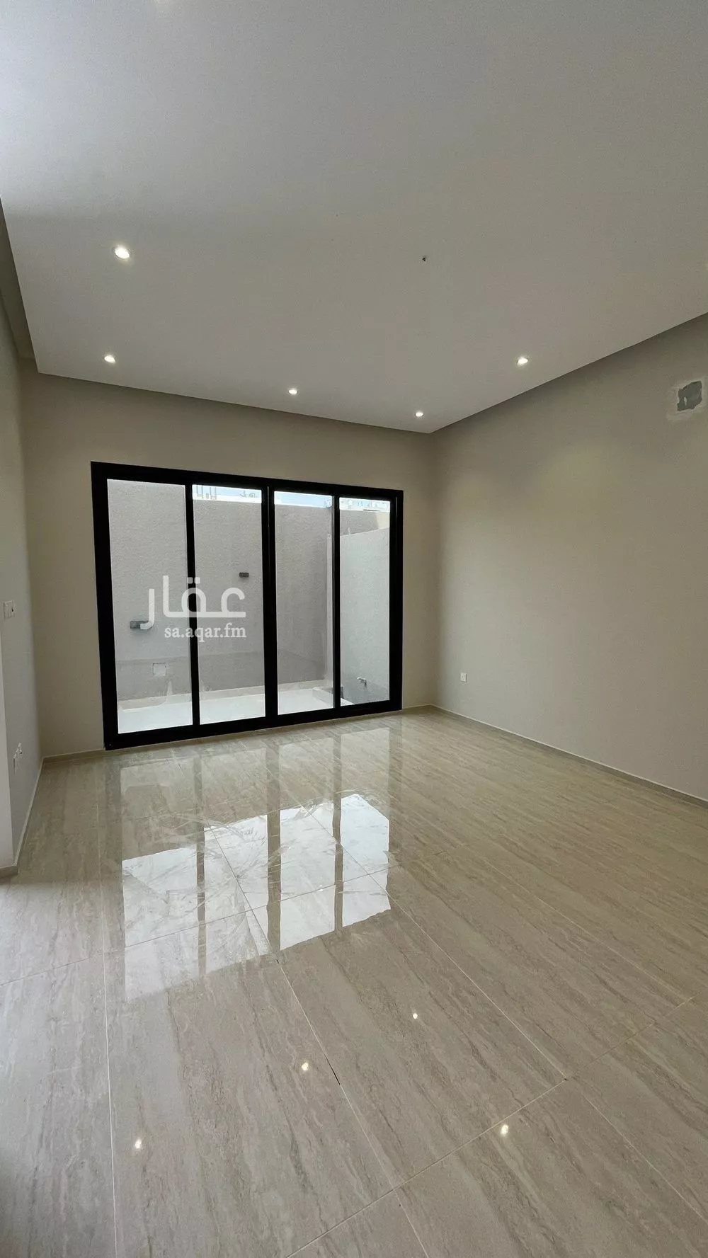 فيلا 6 غرف في ضاحية الملك فهد 5