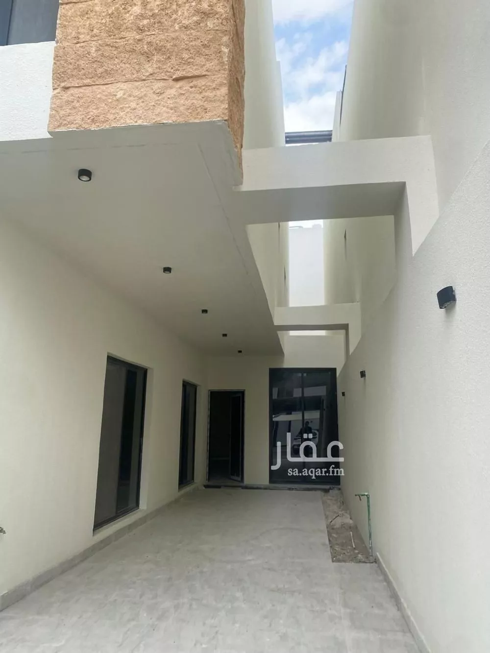 فيلا 6 غرف في الامواج 4