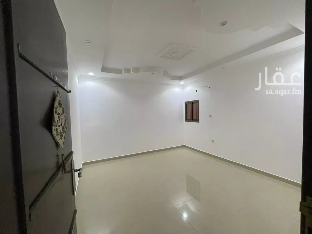 شقة 4 غرف في النور 4