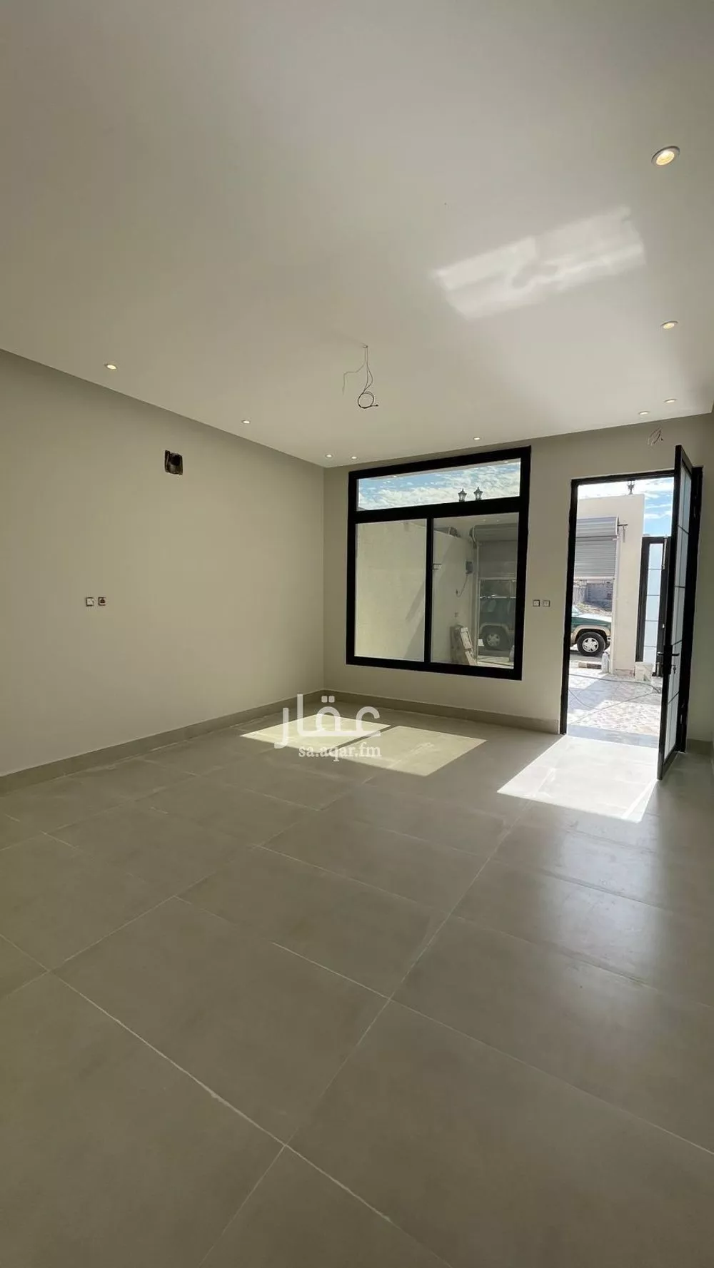 فيلا 6 غرف في الامواج 5