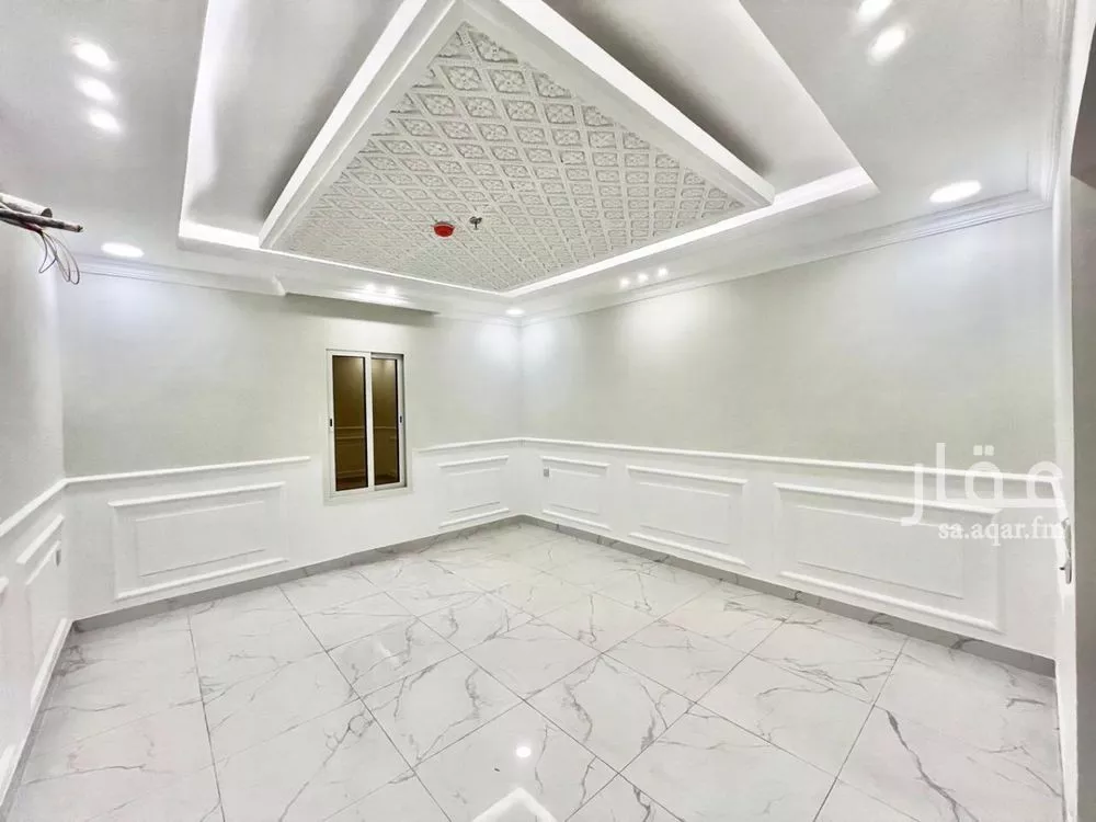 شقة 4 غرف في الحمرا 5