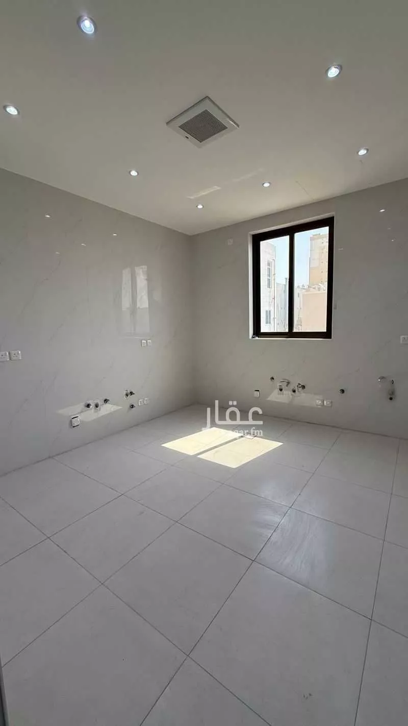 4 bedroom apartment in Al Buhairah, Eastern Province 9