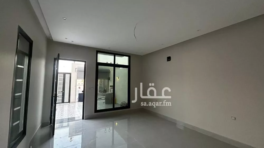 فيلا 5 غرف في ضاحية الملك فهد 4