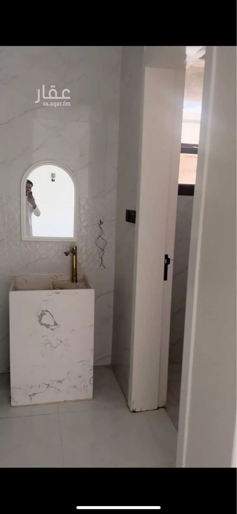 فيلا 6 غرف في أحد 4