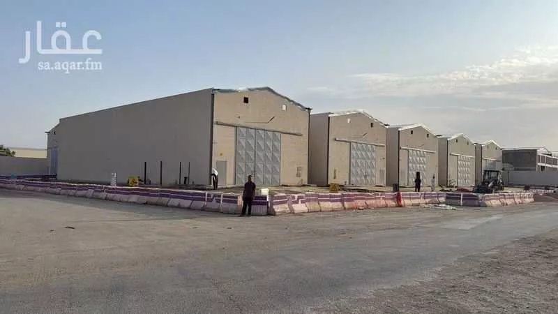 1 bedroom warehouse in Mansuriyah, Riyadh 3