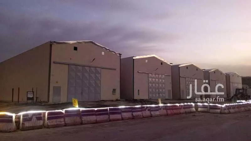 1 bedroom warehouse in Mansuriyah, Riyadh 4