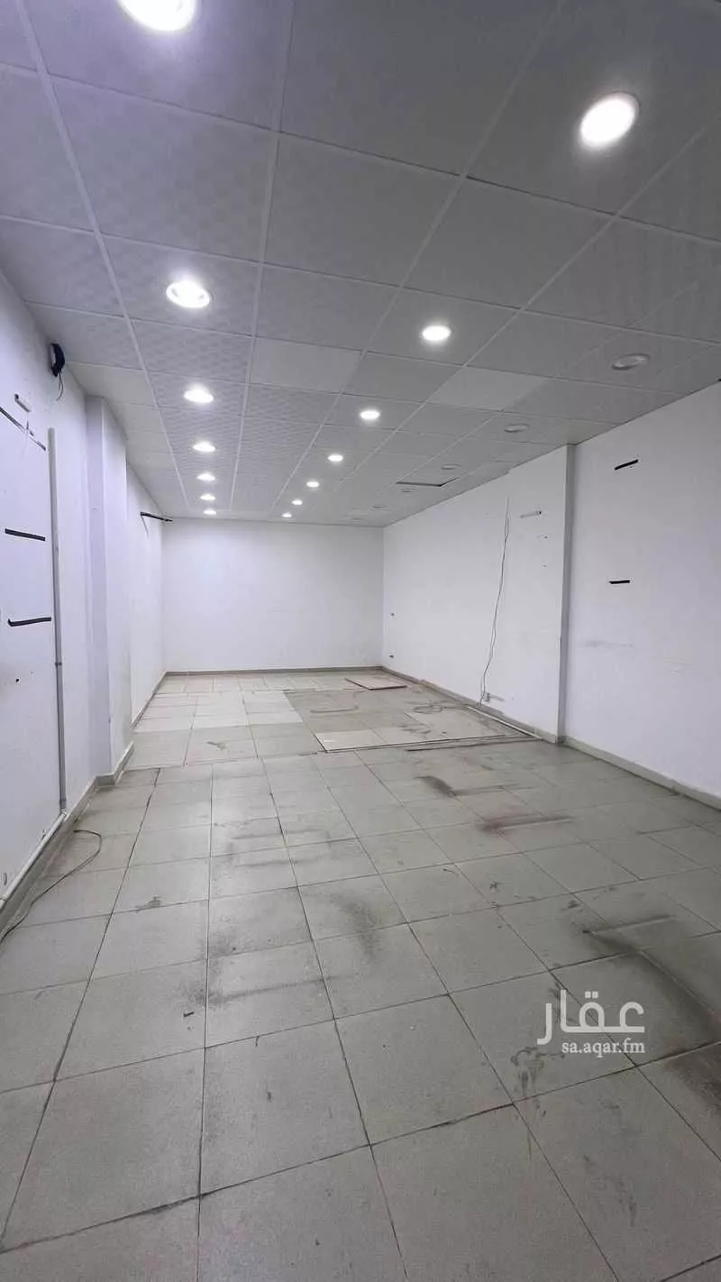 محل 39 م² في الجامعة 3