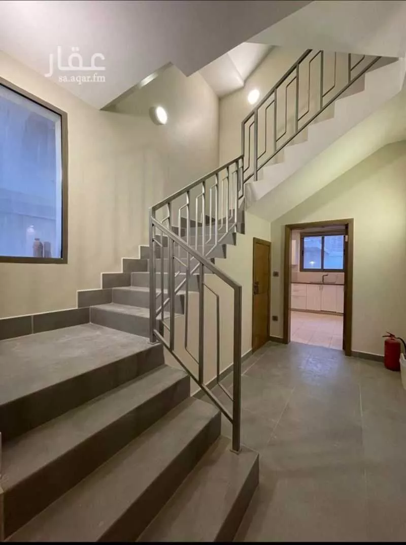 فيلا 6 غرف في الامواج 5