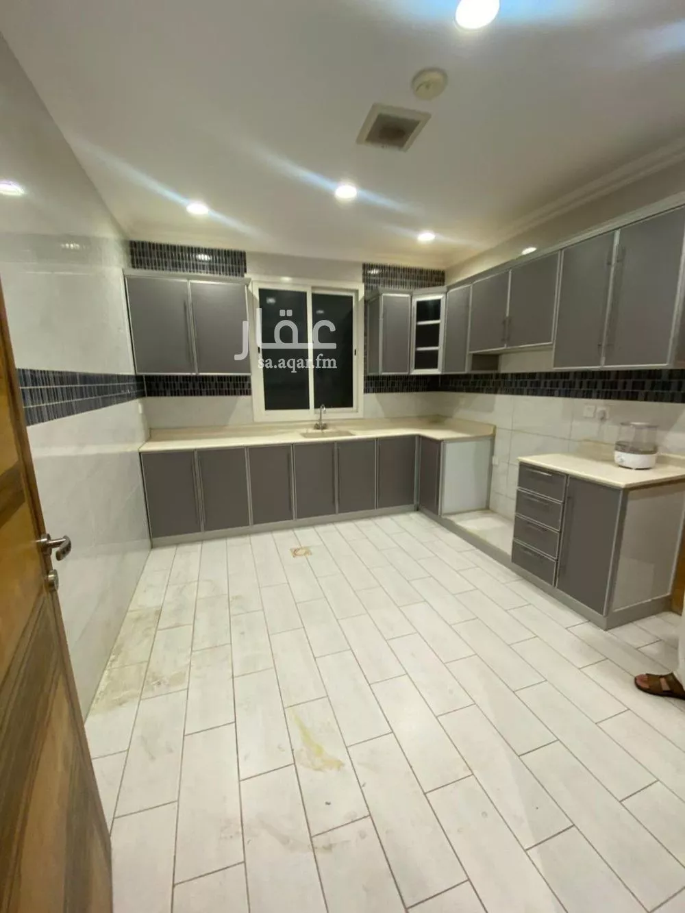 شقة 3 غرف في الملقا 5