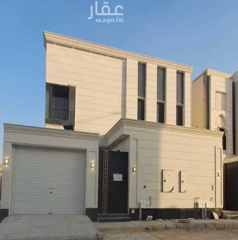 5 bedroom floor in Al Janadriyah 2