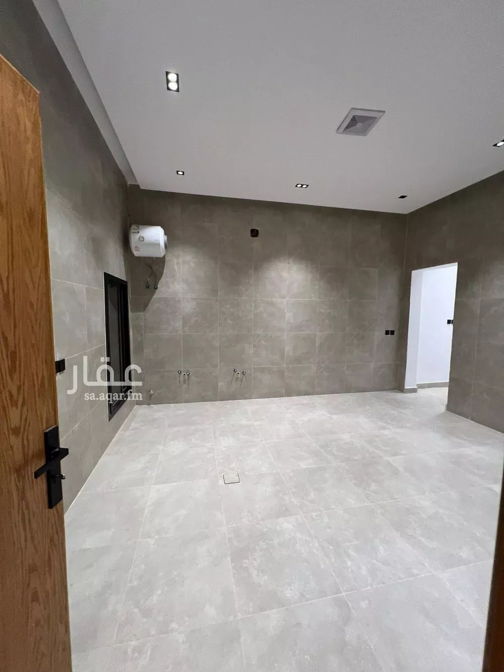 8 bedroom villa in Al Janadriyah 4