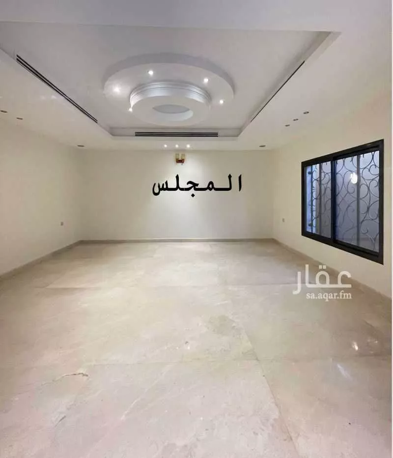 فيلا 4 غرف في الملقا 2