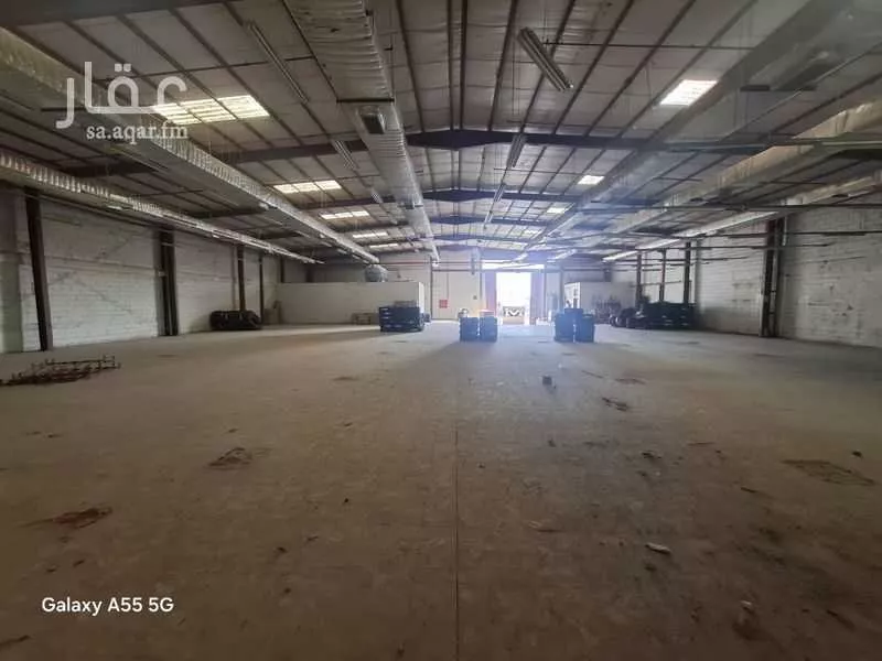 مستودع 1200 م² في الرياض 2