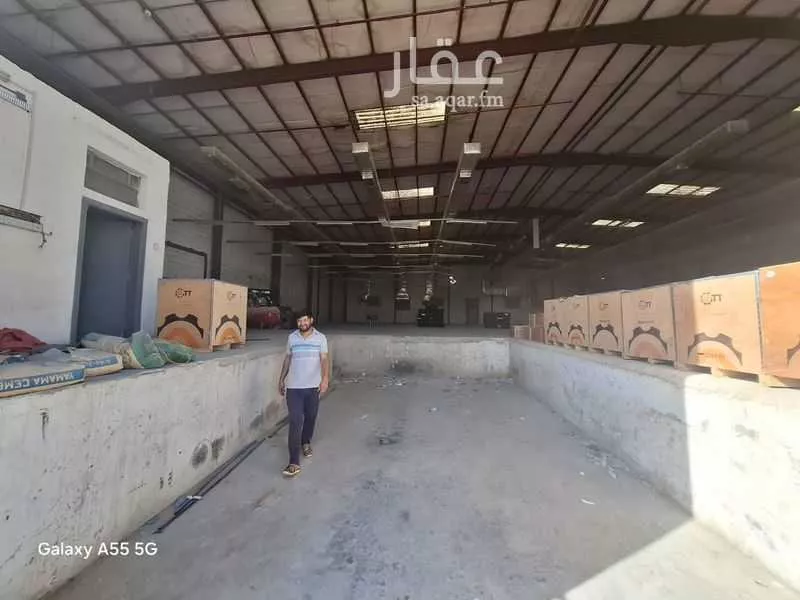 مستودع 1200 م² في الرياض 3