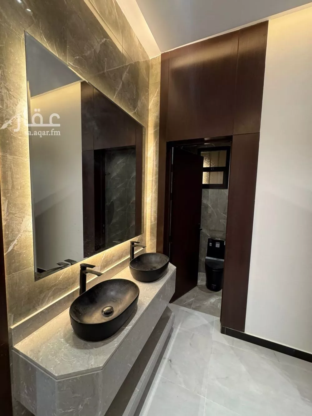 شقة 5 غرف في النظيم 4