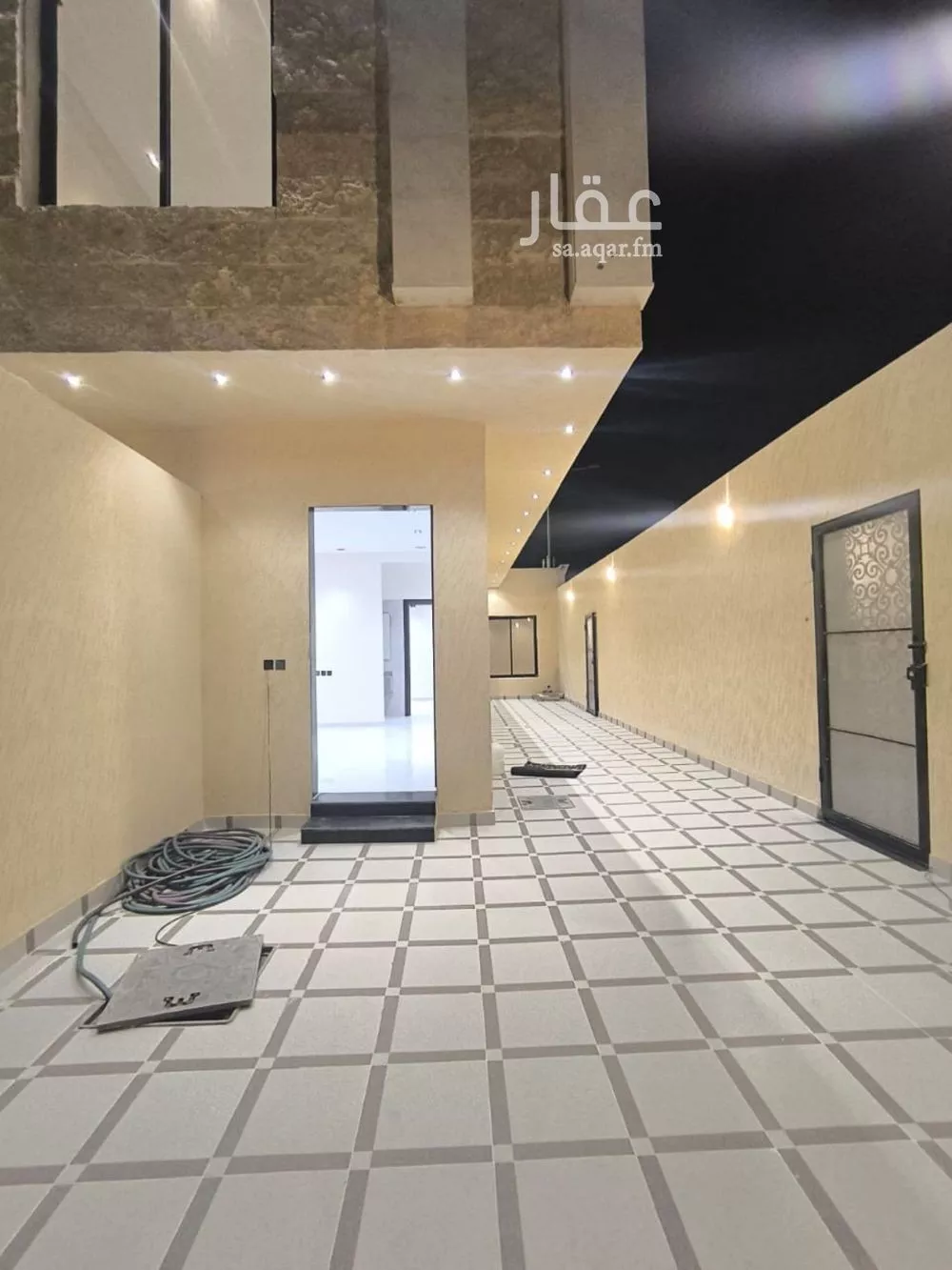 5 bedroom villa in Al Janadriyah 2