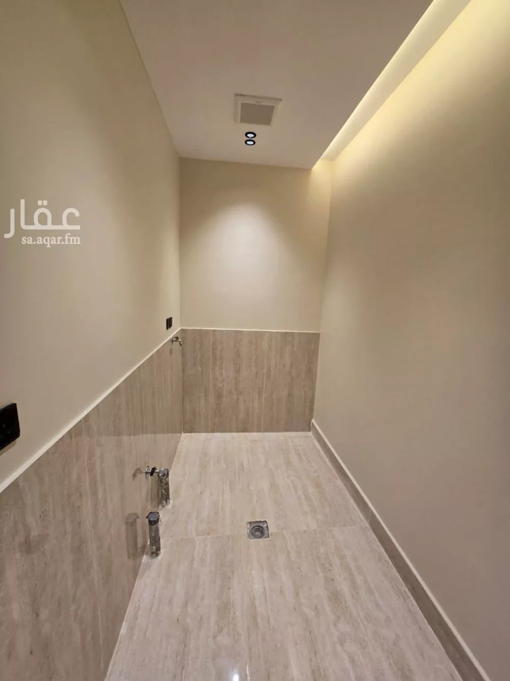 فيلا 9 غرف في الملك فهد 4