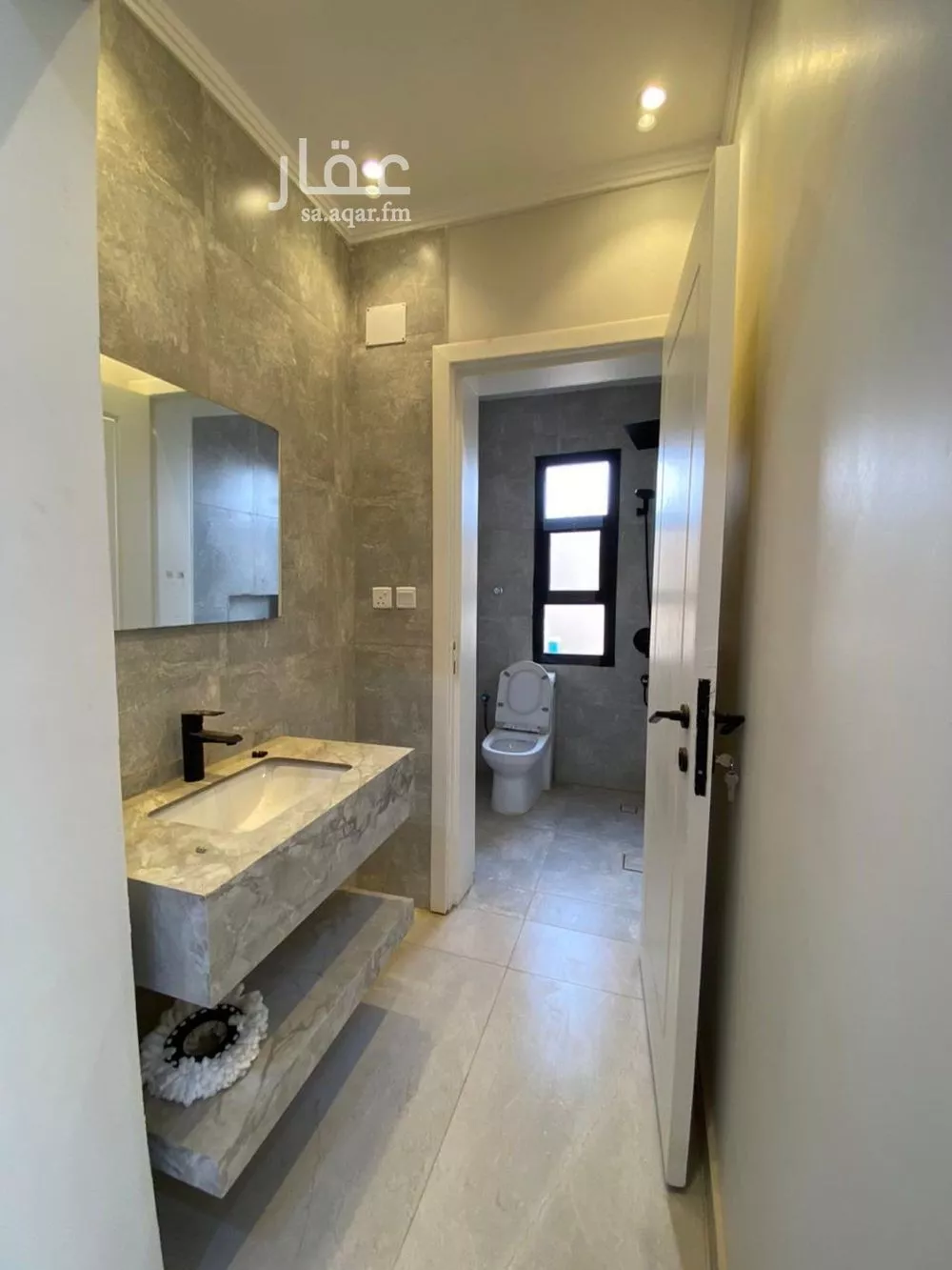 فيلا 6 غرف في الملك فهد 5