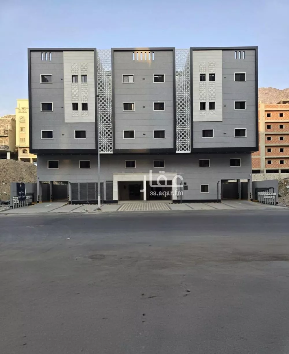 شقة 4 غرف في بطحاء قريش 1