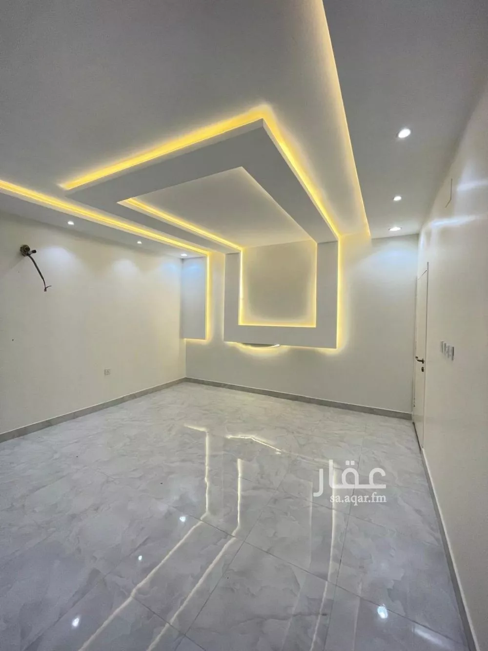 فيلا 6 غرف في الملك فهد 4