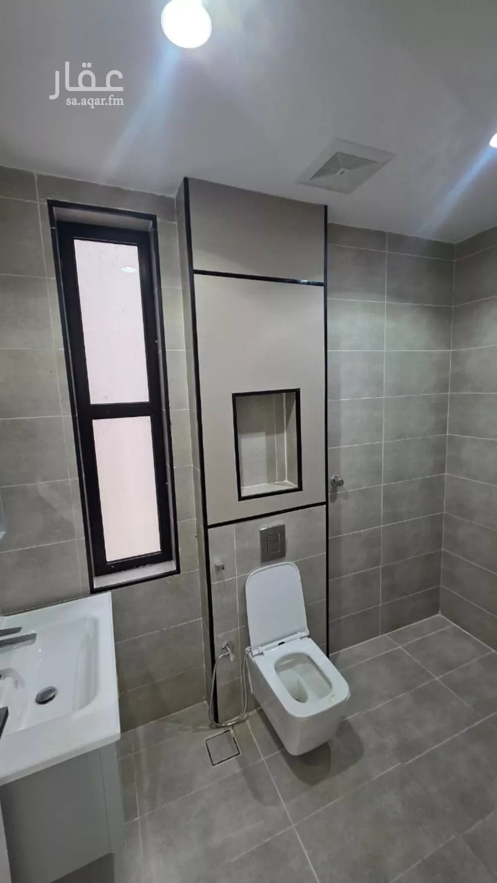 فيلا 8 غرف في الملك فهد 5