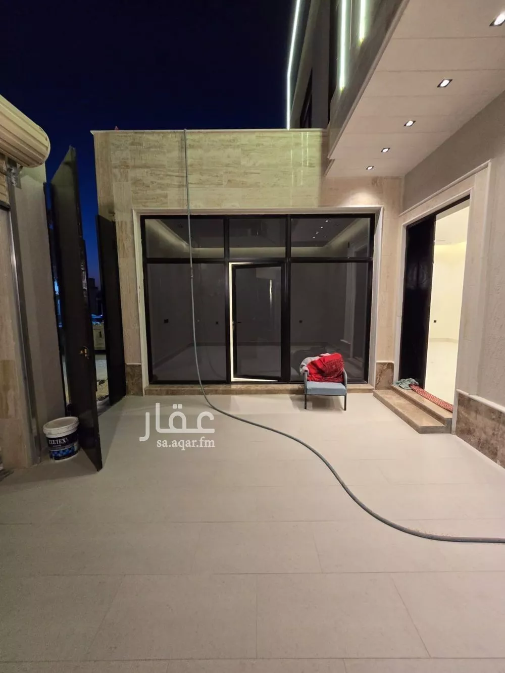 فيلا 8 غرف في الشرق 3