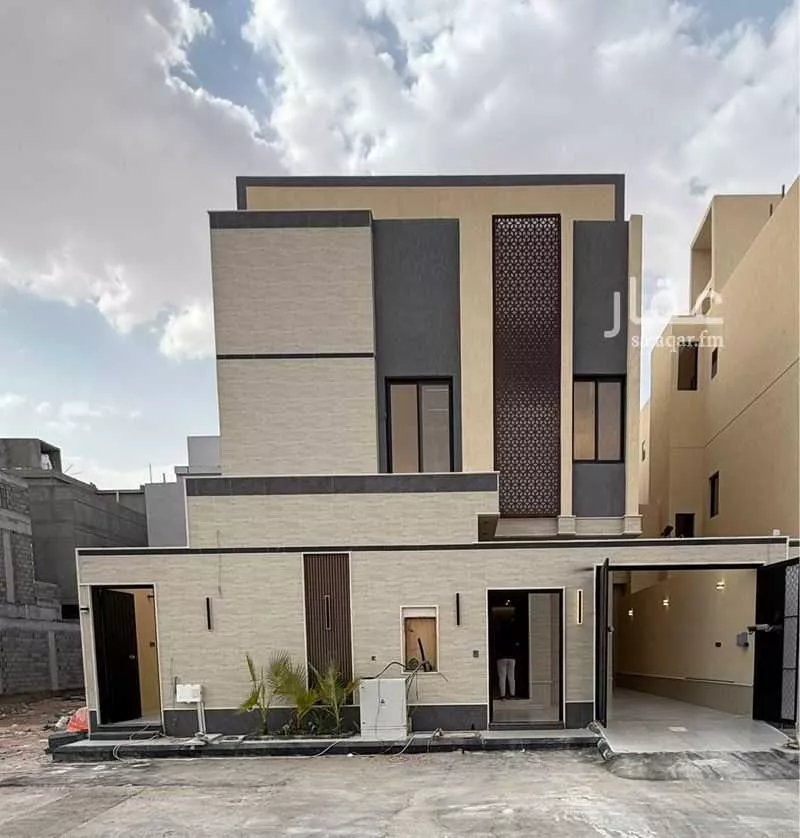 فيلا 10 غرف في الرمال 2